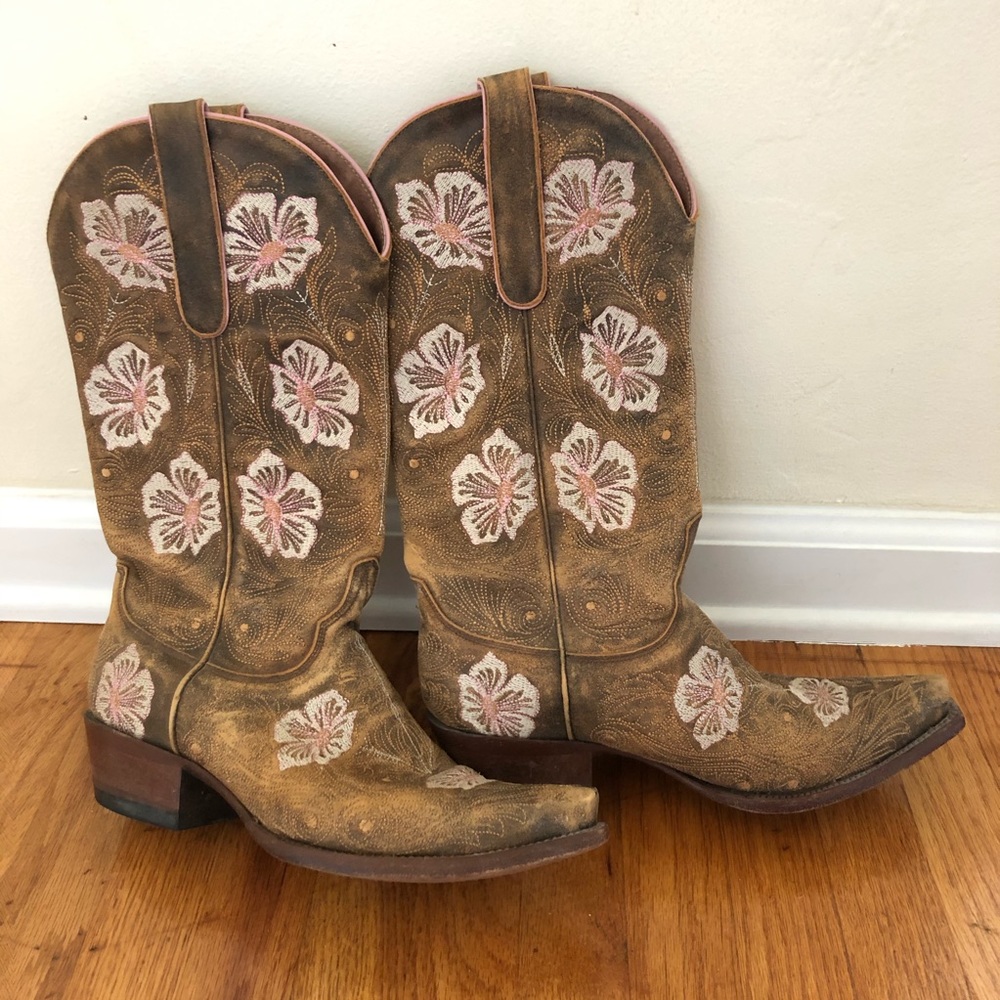 Women’s Cowboy Boots Size 8.5